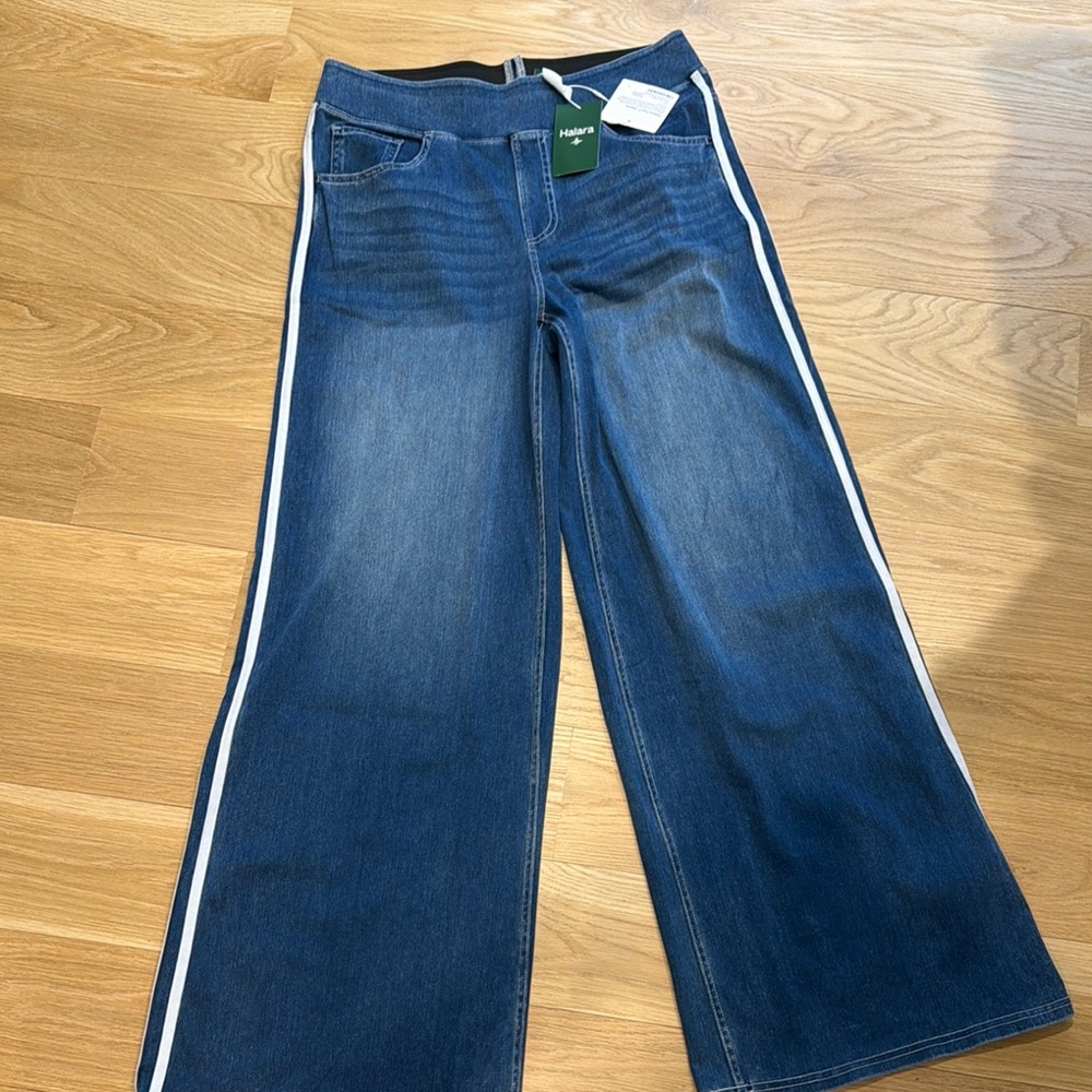 Blue Wide-Leg Jeans with White Stripe